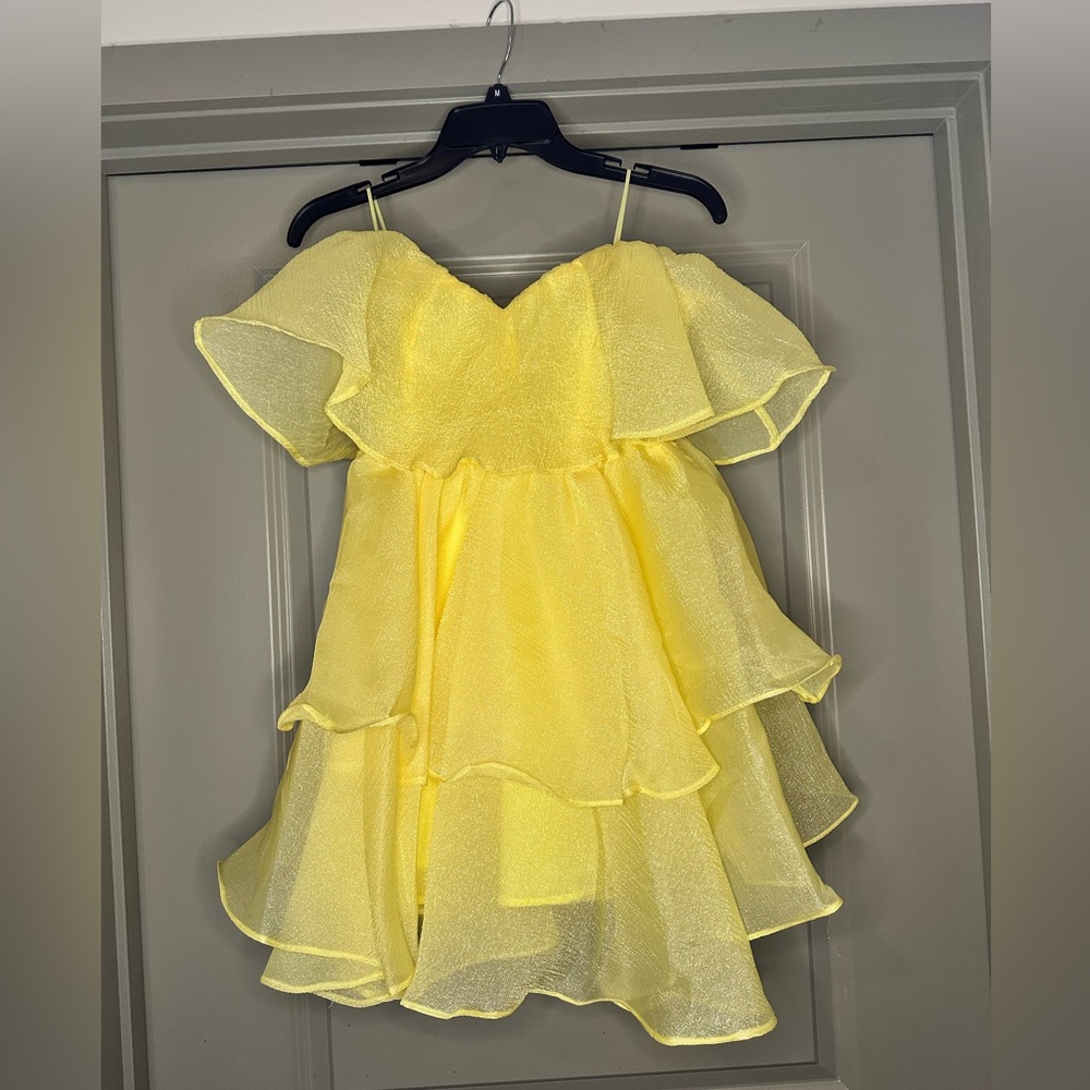 Gorgeous yellow organza dress
